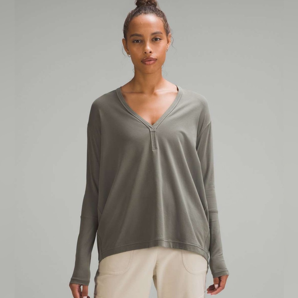 Lululemon Back In Action V-Neck Long-Sleeve Shirt gray sage